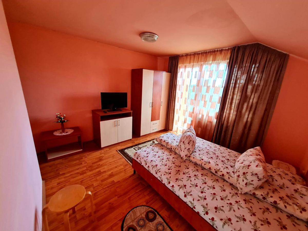 Pensiunea Sanziana Hotel Oradea Ngoại thất bức ảnh