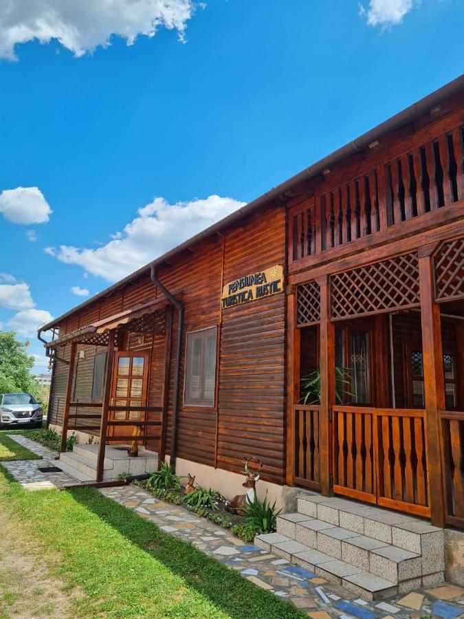 Pensiunea Sanziana Hotel Oradea Ngoại thất bức ảnh