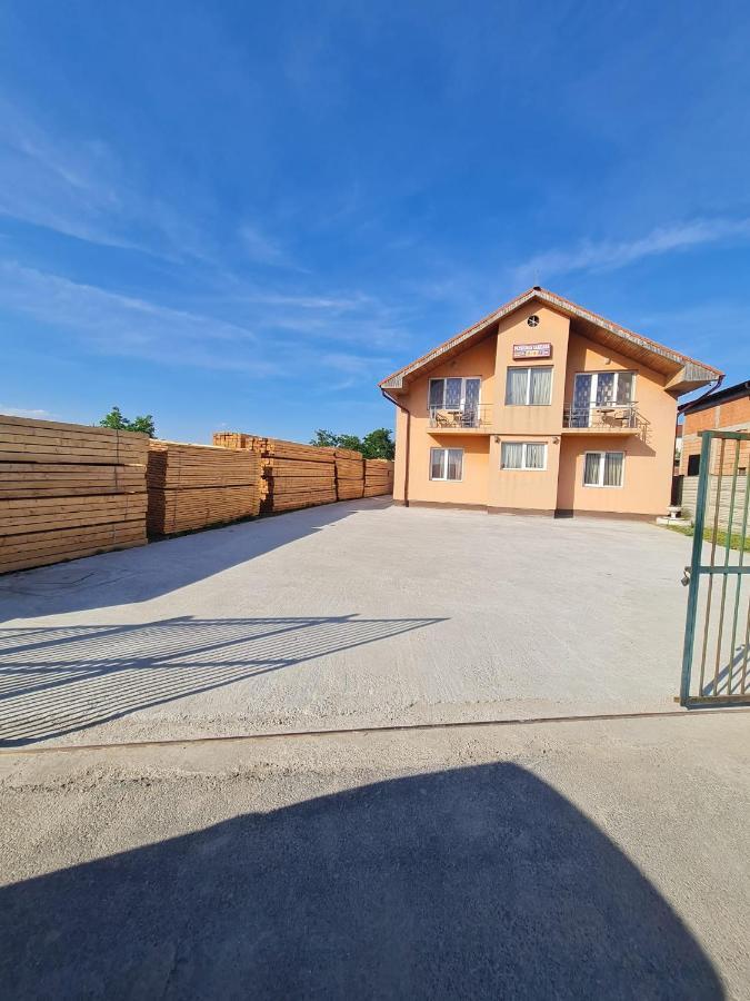 Pensiunea Sanziana Hotel Oradea Ngoại thất bức ảnh