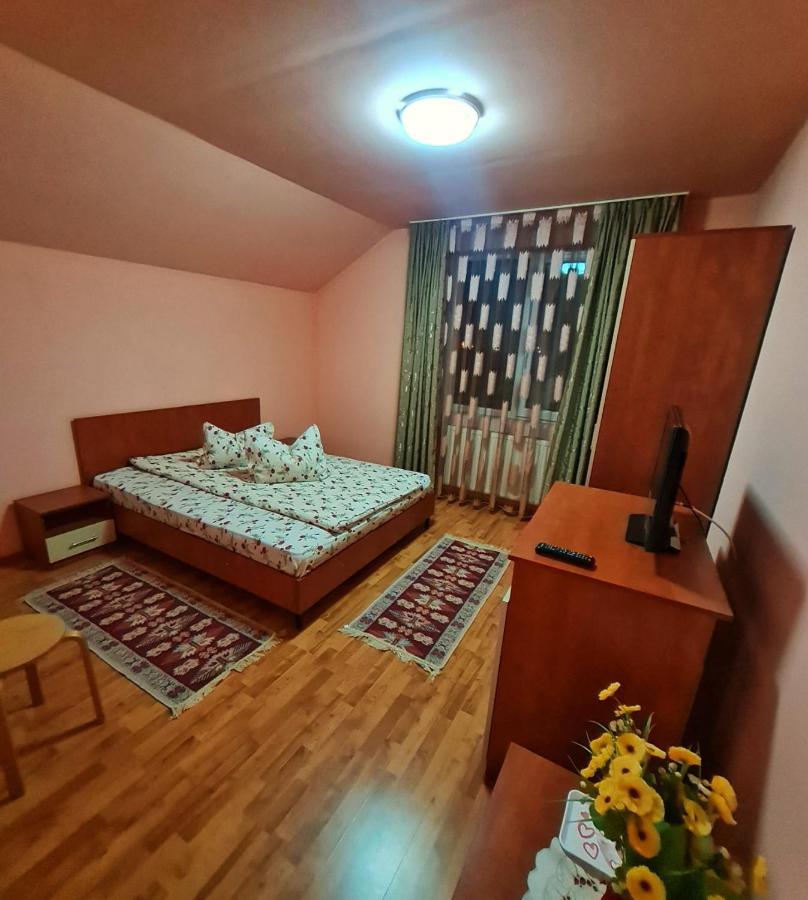 Pensiunea Sanziana Hotel Oradea Ngoại thất bức ảnh