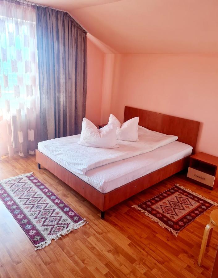 Pensiunea Sanziana Hotel Oradea Ngoại thất bức ảnh